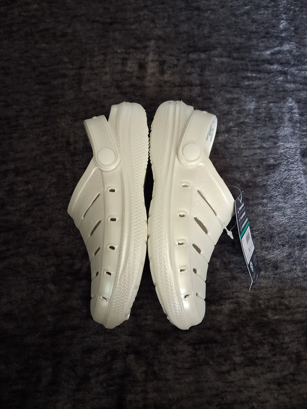 NWT Rugged Shark Pearly White Slip On Clog Shoes Girls Size 11